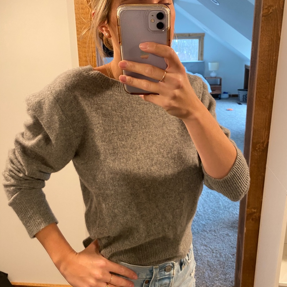 100% cashmere sweater, Nordstrom house of Harlow, size S Light Gray